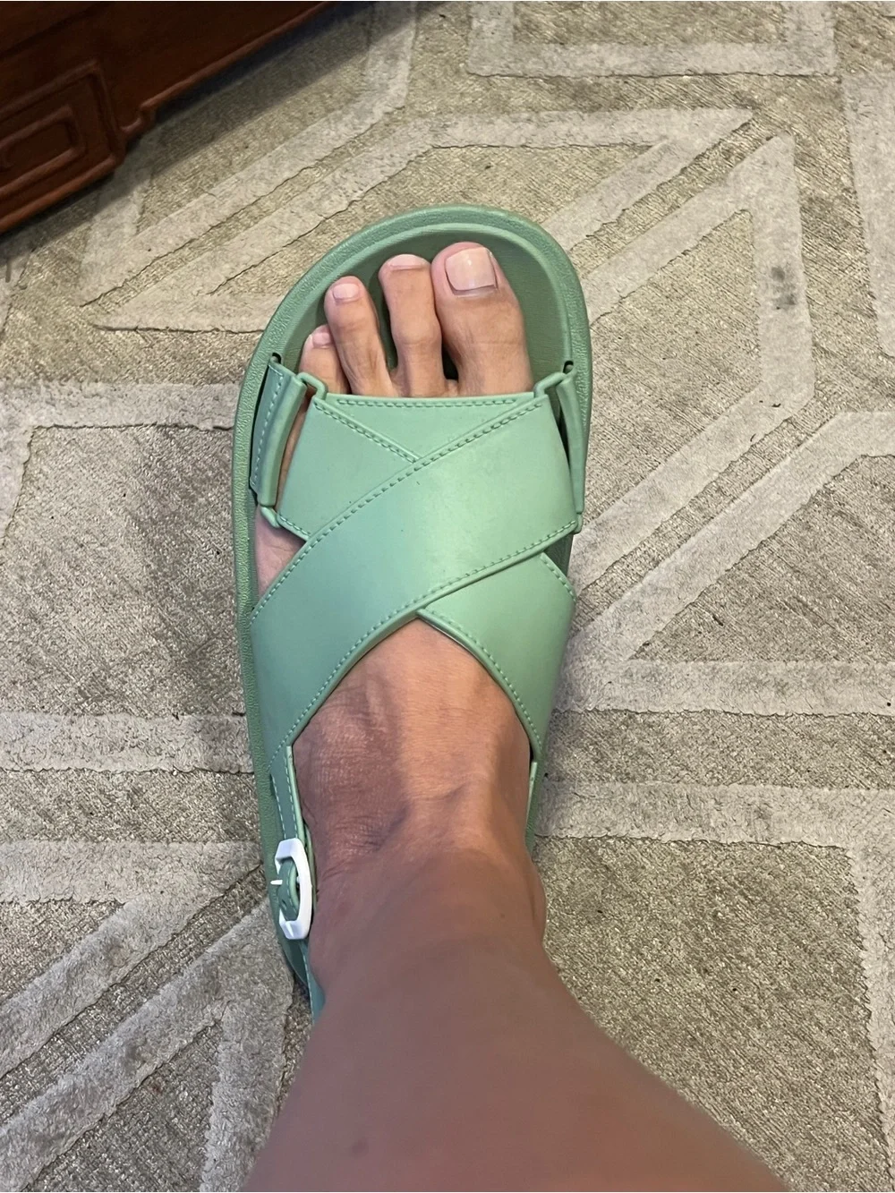 Mint Green Crisscross Slide Sandals - rubber waterproof Women size 7.5